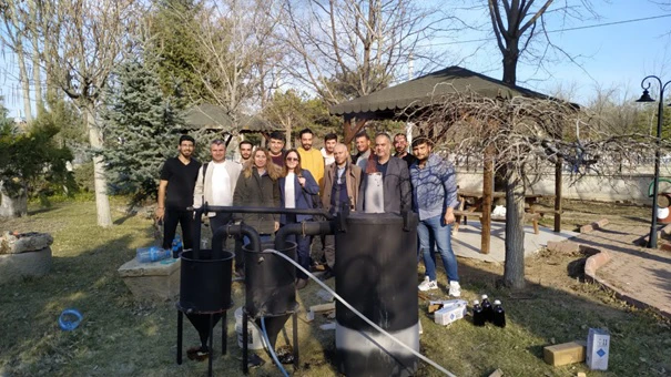 Yüksekokulumuzda Mesleki Uygulama Derslerinde Odun Sirkesi Üretimi Başlamıştır.